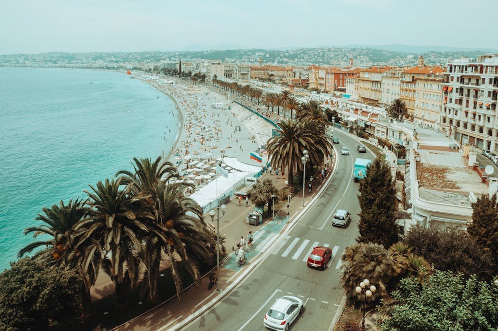 The Iconic Promenade des Anglais