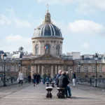 Do People in France Speak English? Key Tips for Travelers