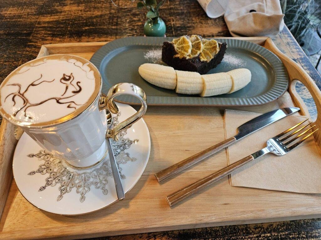 Enjoy Traditional Korean Tea at a Local Tea House