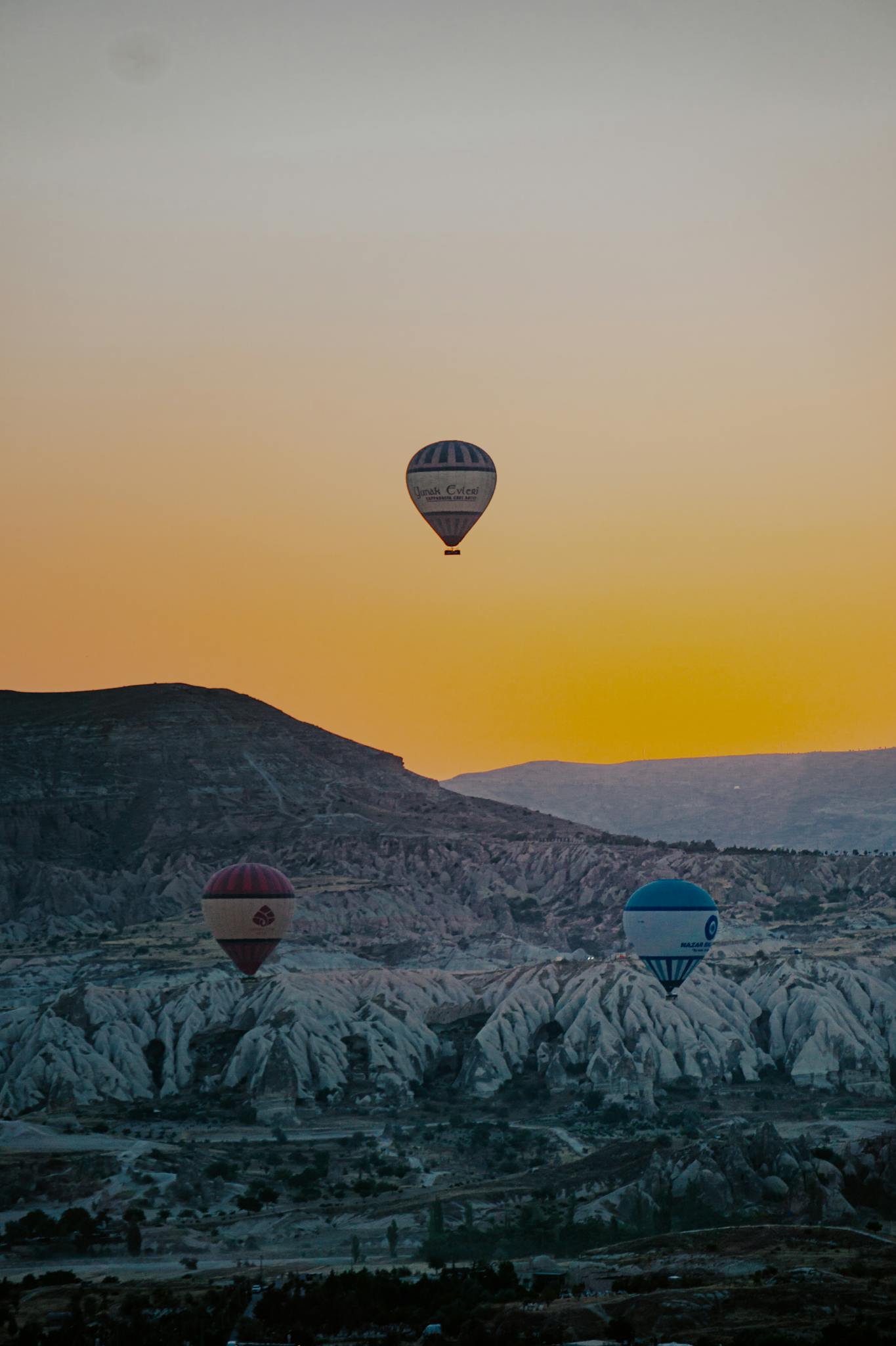 Hotel Booking 14 stunning view of hot air balloons floating
