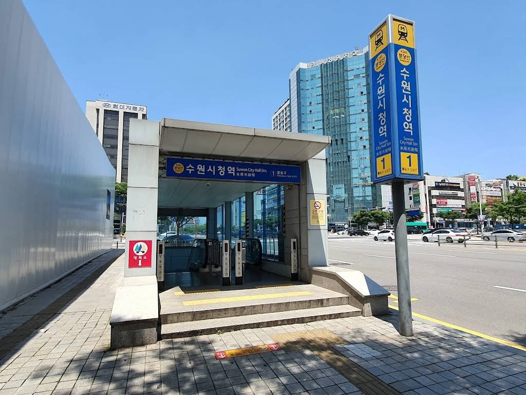 Seoul to Suwon by Subway (Line 1) — The Cheapest Way